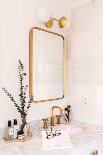 New-Darlings-Master-Bathroom-with-Parachute-2-e1543341704385