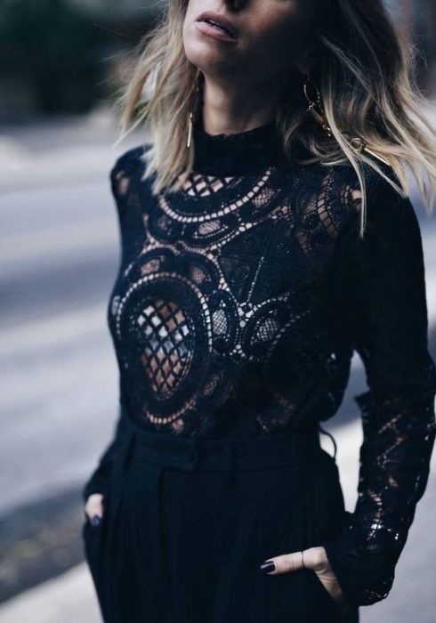 10 X de mooiste zwarte blouses met minimaal 40% korting!