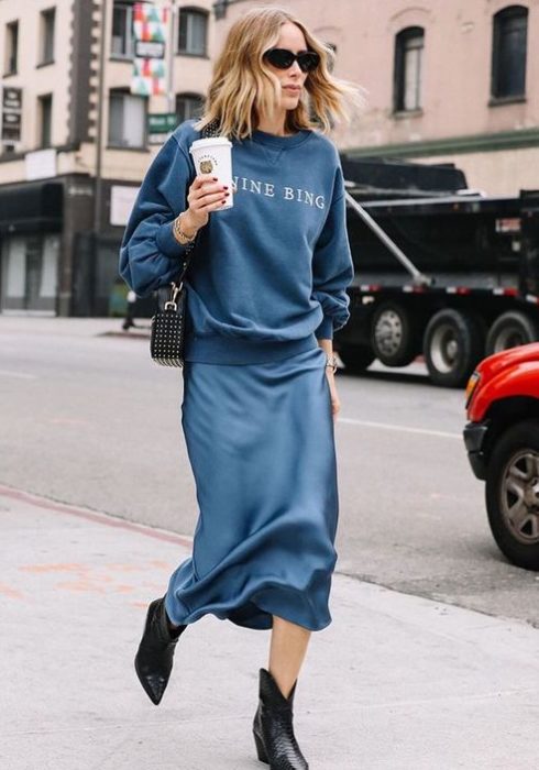 Deze outfit combinatie spot je momenteel bij iedere it-girl