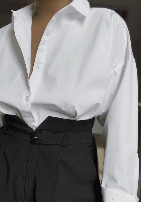 Dit model blouse zou iedere vrouw in haar kast moeten hebben!