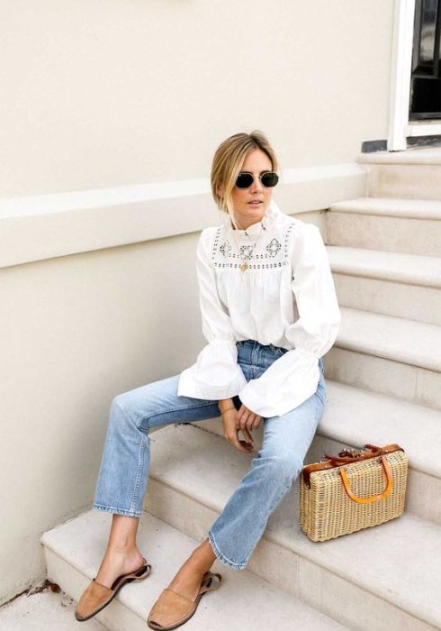 Déze witte blouse is momenteel een grote trend!