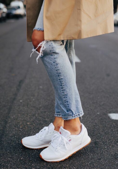 De mooiste witte sneakers voor een basic look!
