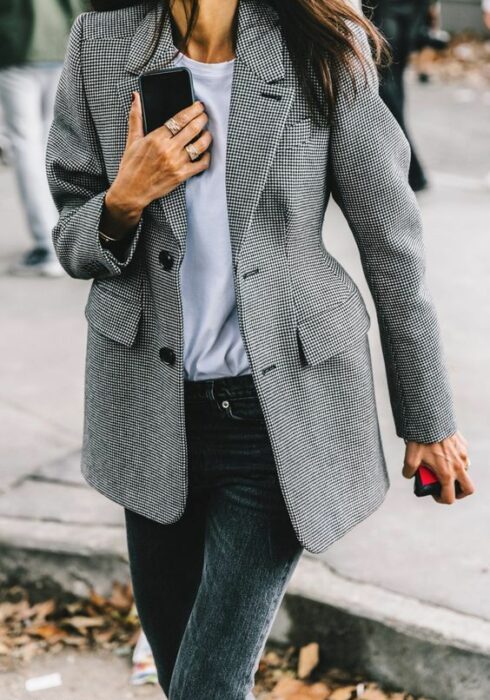 Zó style je een grijze jeans het aller beste!