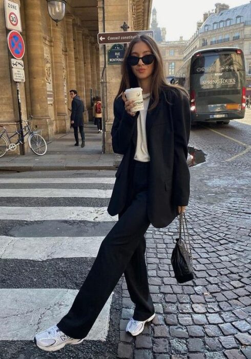 De broek die iedere vrouw in haar kast moet hebben!